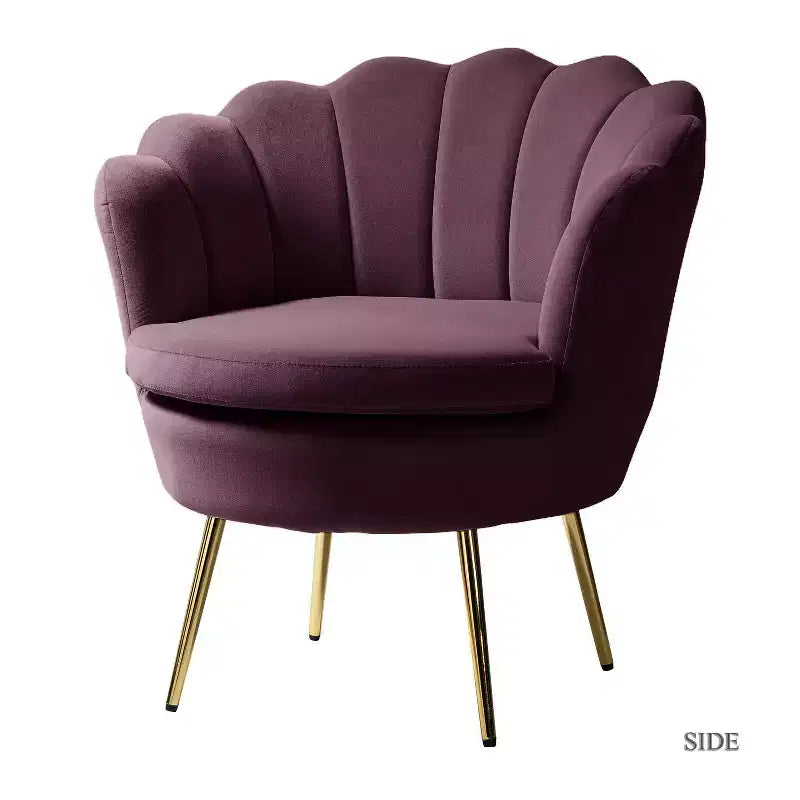 Bequemer Clubsessel mit goldfarbenen Metallbeinen, Akzentsessel fürs Wohnzimmer