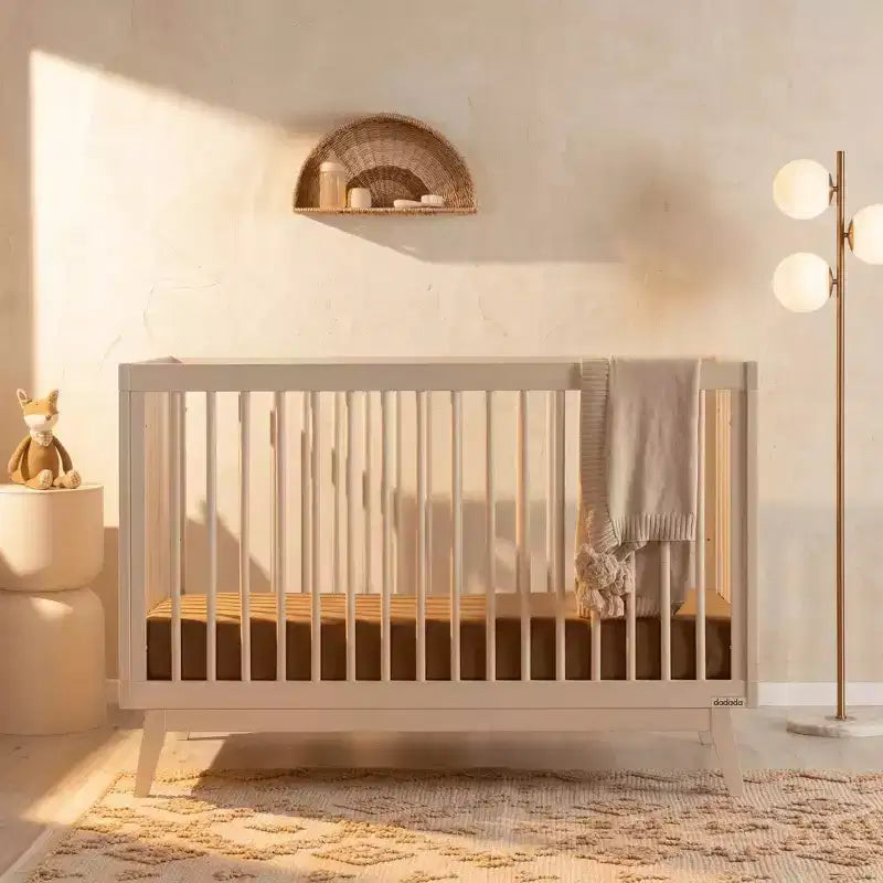 Lit bébé convertible 3-en-1, hêtre européen massif, certifié GREENGUARD Gold, fabriqué en Italie