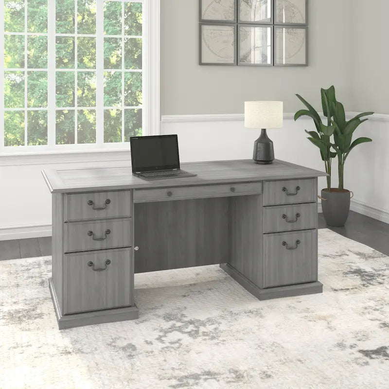 Bureau de direction Saratoga de Bush Furniture avec tiroirs et rangements