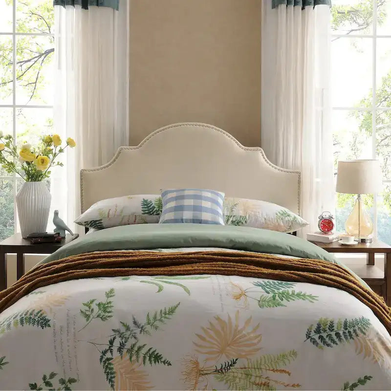 Testiera imbottita regolabile per letto matrimoniale/queen size, con borchie