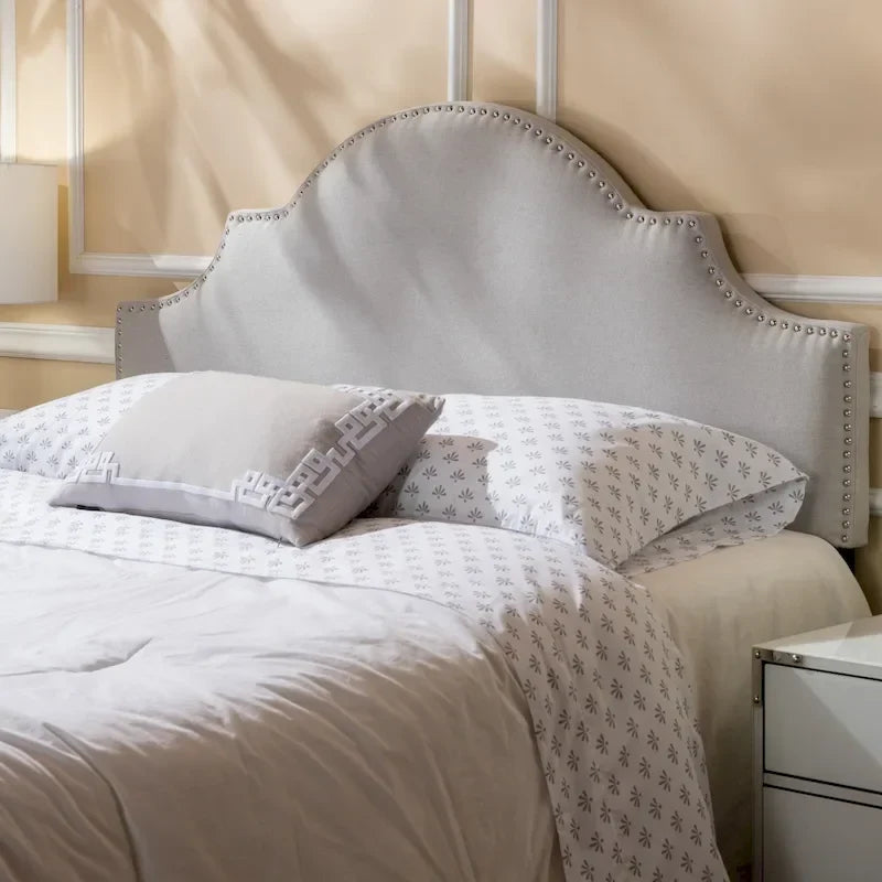 Testiera imbottita regolabile per letto matrimoniale/queen size, con borchie