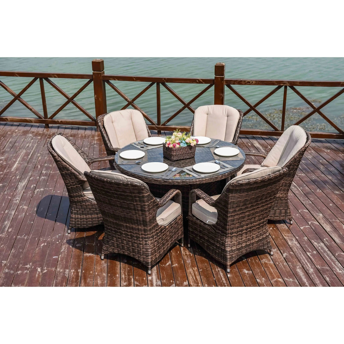Set da pranzo rotondo da patio in rattan intrecciato da esterno, 7 pezzi, con cuscini, di Moda Furnishings