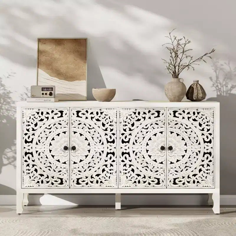 Buffetschrank mit Stauraum, Used-Look-Schrank mit 4 geschnitzten Türen und verstellbarem Einlegeboden, dekorative Holz-Anrichten