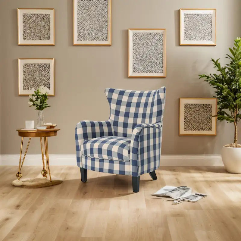 Moderne retro fauteuil met hoge rugleuning van 30.25 en houten poten voor de woonkamer
