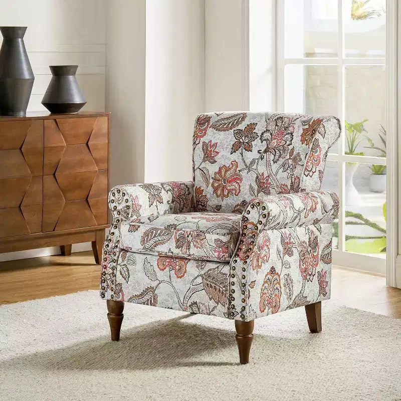 Araceli traditionele houten fauteuil met bloemenstof, hoge rugleuning met vleugels en siernagels| ART OF LIVING DESIGNS
