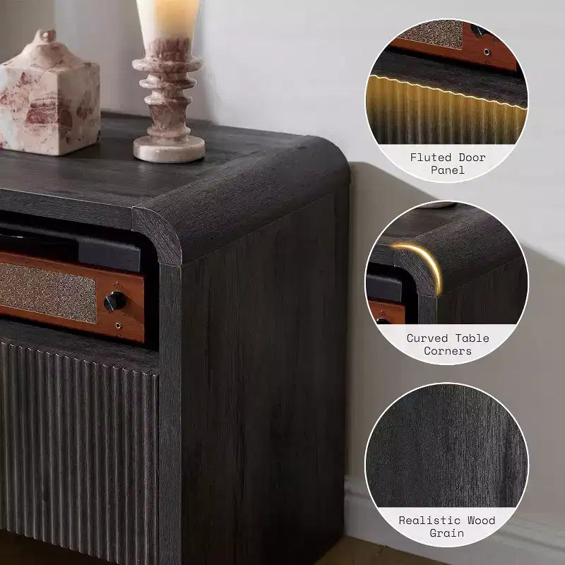 AMERLIFE Meuble TV moderne de 70 au design cannelé avec placards de rangement, pour téléviseurs jusqu'à 80, meuble de divertissement en bois, console multimédia pour le salon
