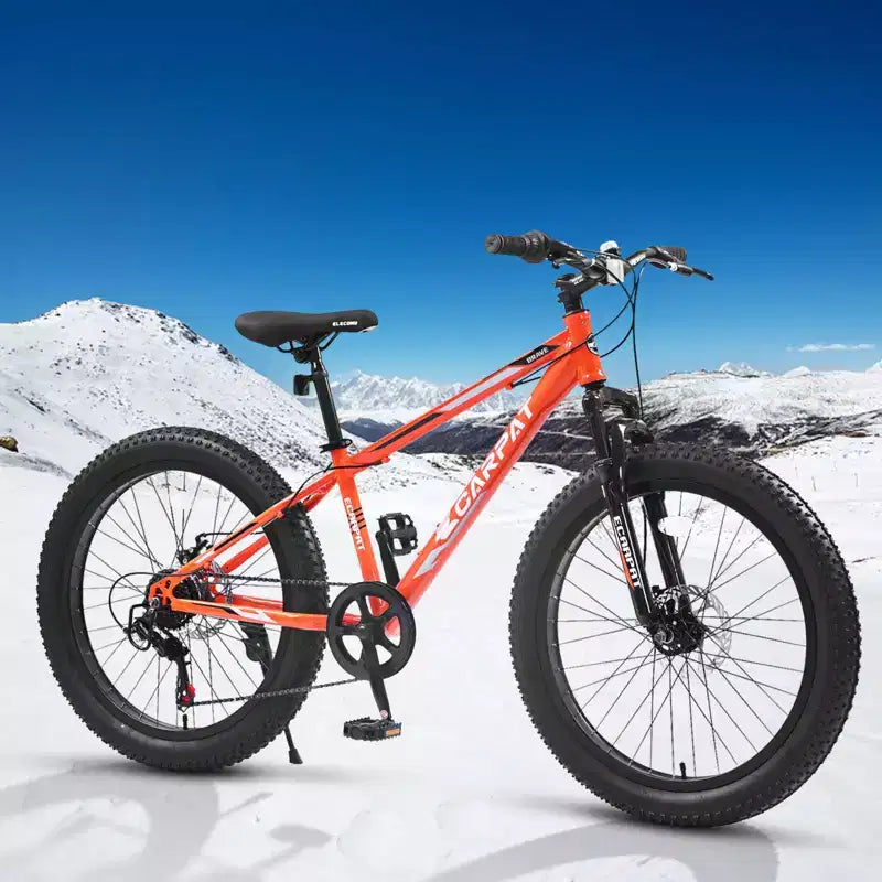 Bicicletta Okak da 24IN con pneumatici larghi e sospensione anteriore, mountain bike a 7 velocità con freno a disco e telaio in acciaio ad alto tenore di carbonio, bici da trail per gli spostamenti