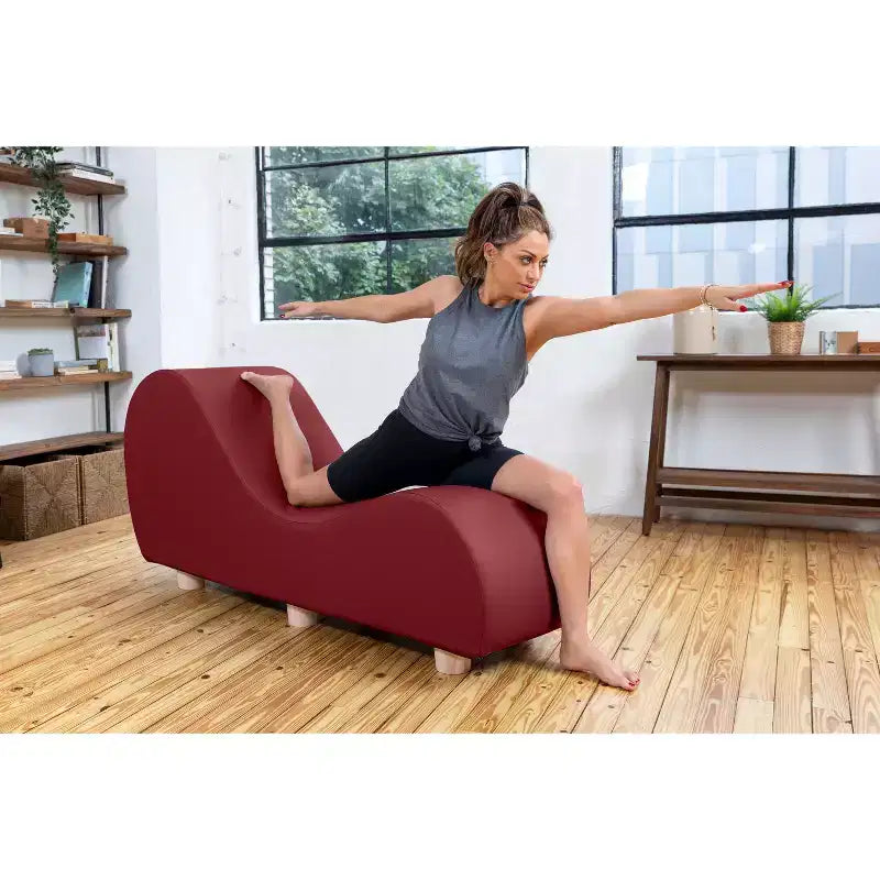 Chaise longue Avana per stretching e relax, gambe in legno di hevea, similpelle - Grigio sottomarino