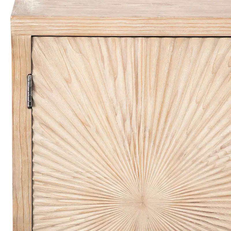 Isabelle Sideboard, 79 Zoll, Kiefer in heller Waschoptik, 4 Türen mit handgeschnitzten Sonnenstrahlmustern