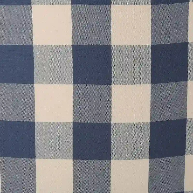 Moderne retro fauteuil met hoge rugleuning van 30.25 en houten poten voor de woonkamer