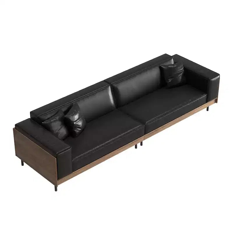 Divano contemporaneo in pelle da 98.42 con struttura in legno massello, gambe in metallo e 3 cuscini decorativi