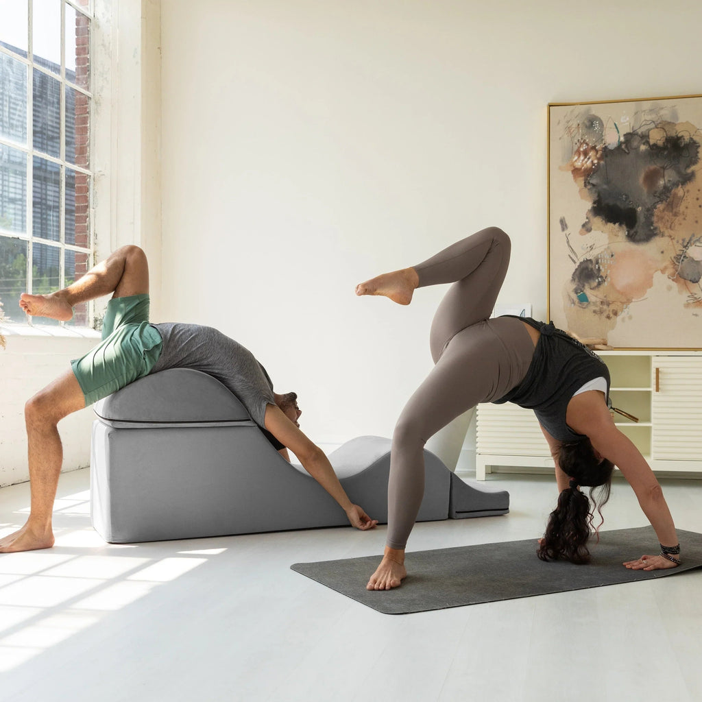 Méridienne convertible Avana Kami / yoga et massage - pouf 2-en-1 avec chaise longue de yoga pliable dissimulée, microvelours - N/A