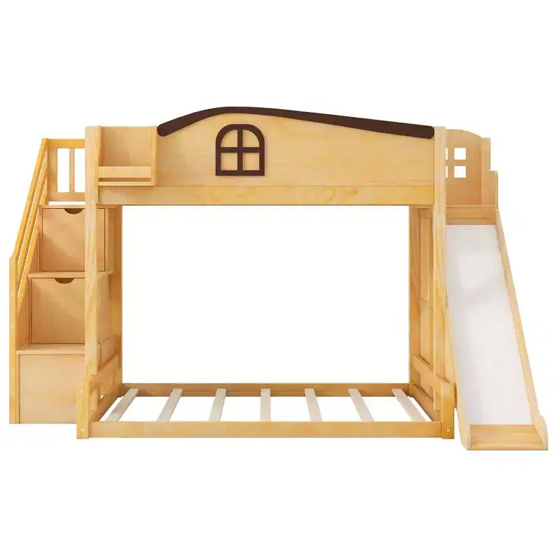Stapelbed met een twijfelaar boven een tweepersoonsbed, met glijbaan, planken, opbergtreden en kledingkast voor de kinderkamer