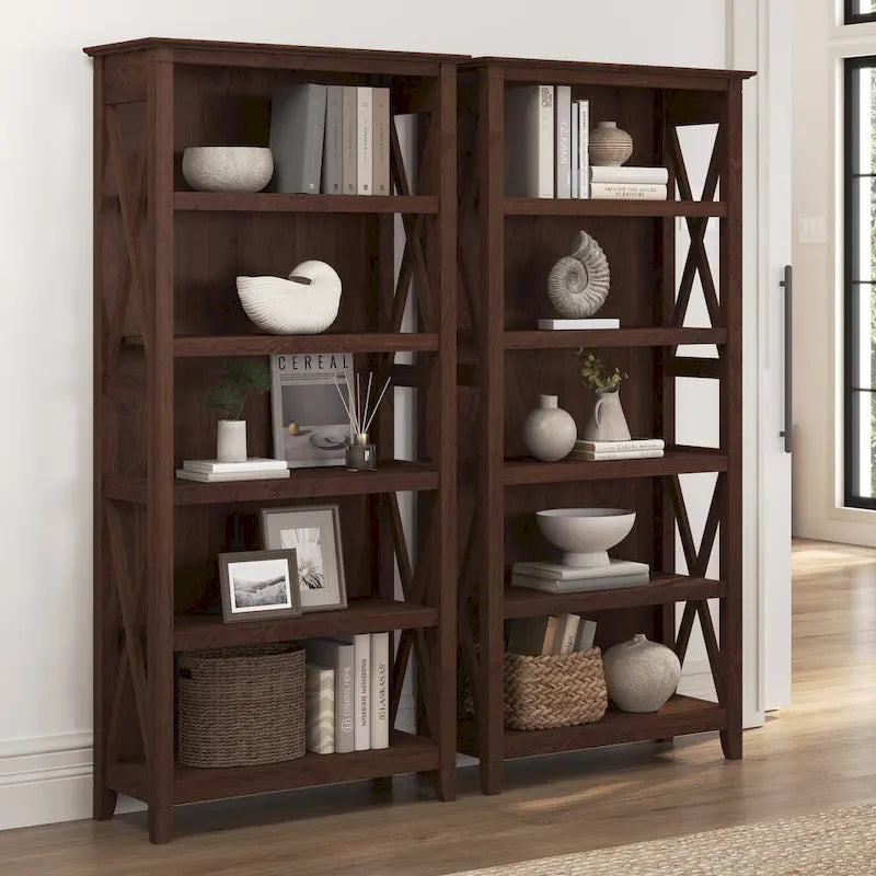 Boekenkast met 5 planken uit de Key West-serie van Bush Furniture