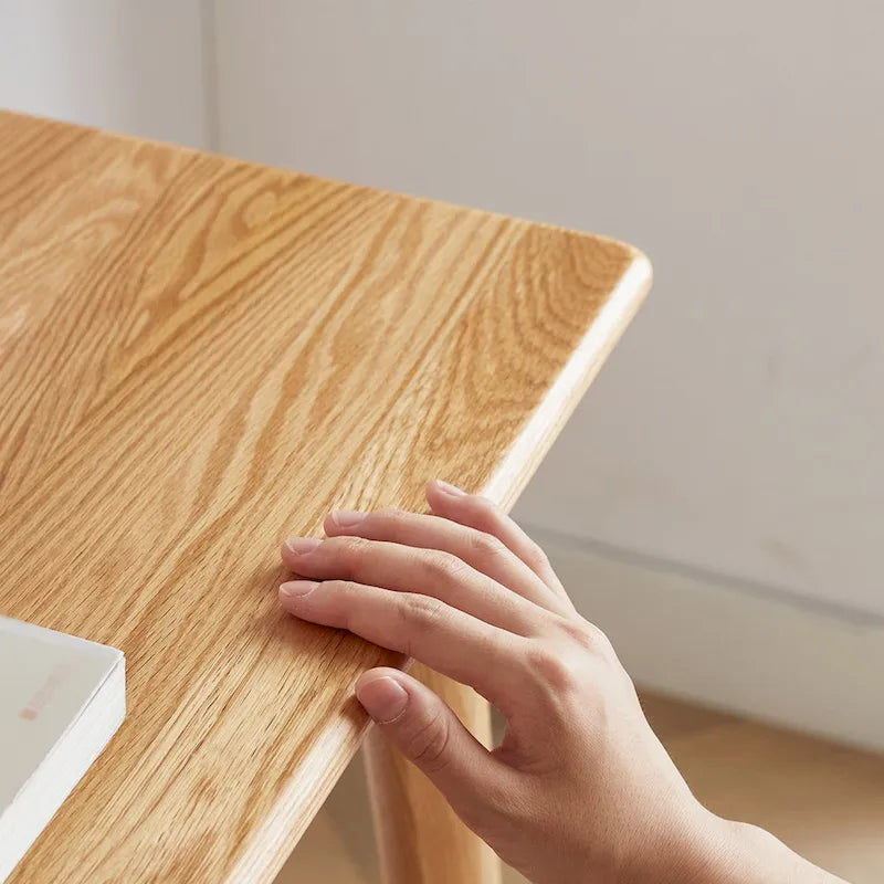 Bureau van massief hout met lade voor de primaire leefruimte