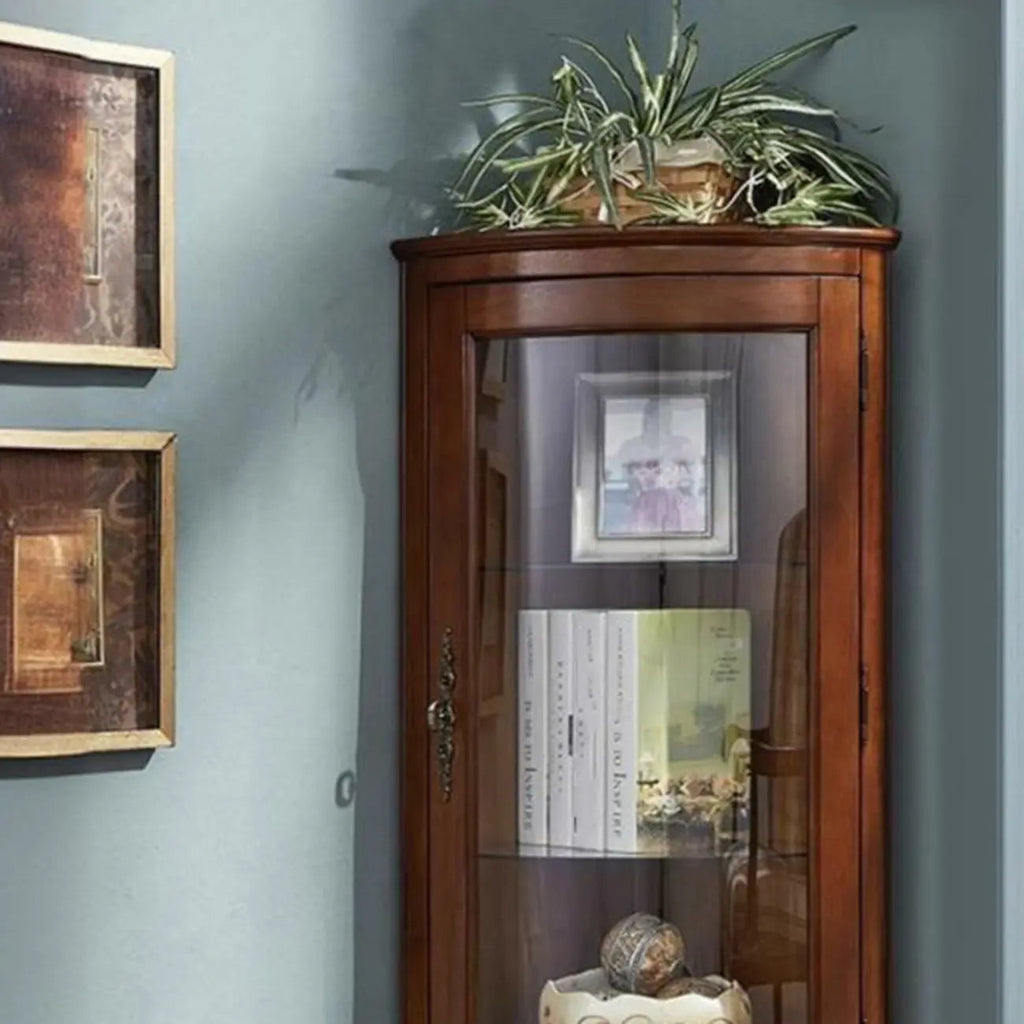 Klassischer brauner Eckschrank aus Gummibaumholz mit Glastür
