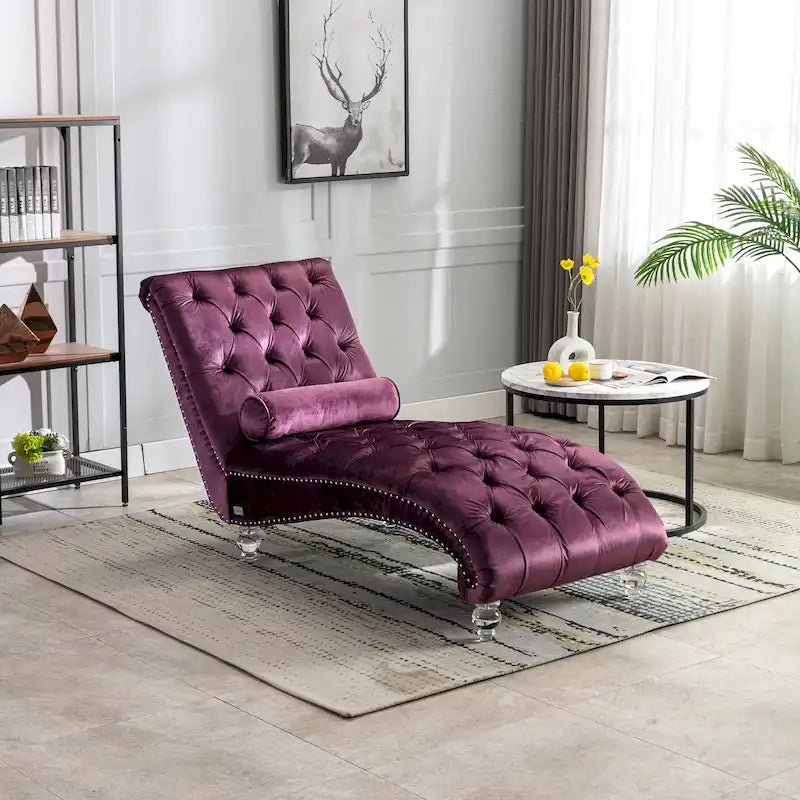 Gepolsterte Samt-Chaiselongue mit Knopfheftung, Liegefunktion, Kissen und Acrylfüßen