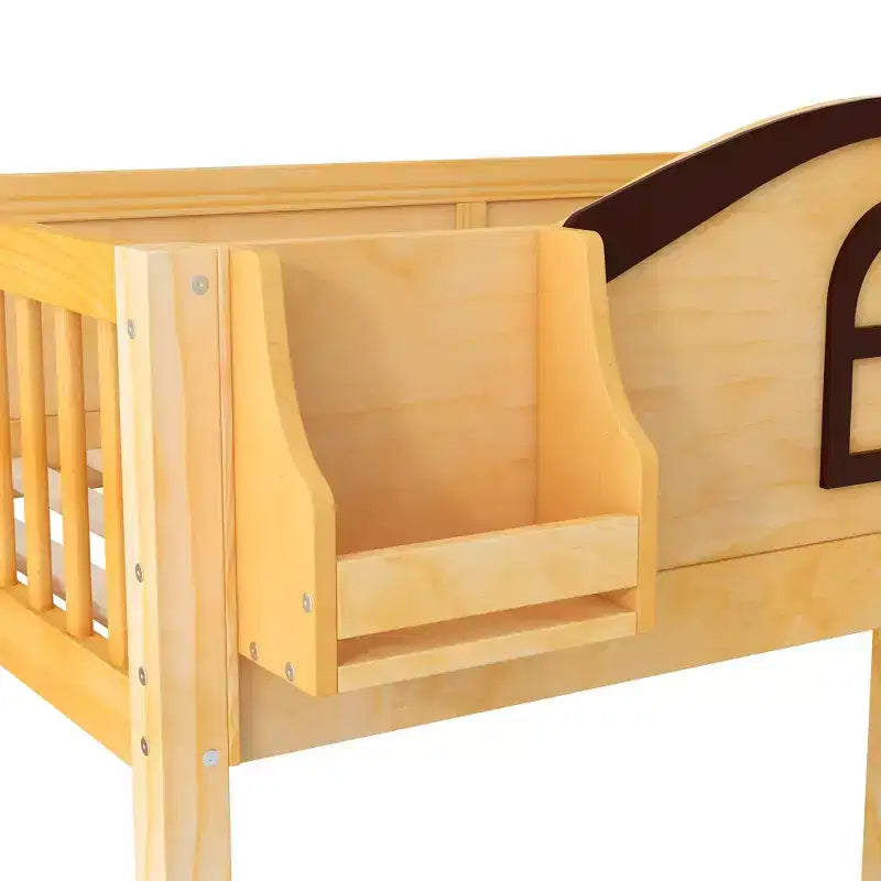 Stapelbed met een twijfelaar boven een tweepersoonsbed, met glijbaan, planken, opbergtreden en kledingkast voor de kinderkamer