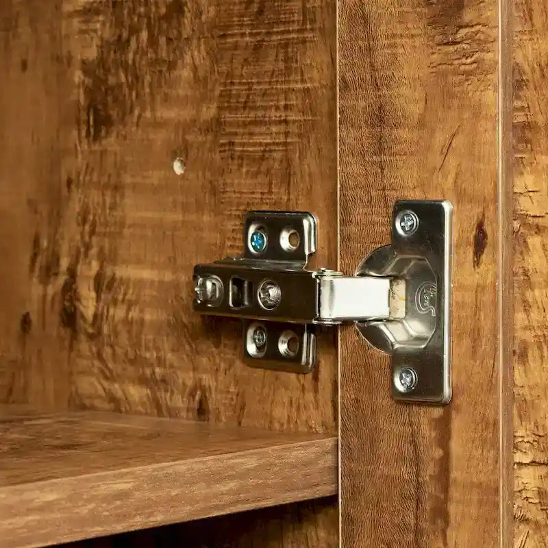 Hoher Kleiderschrank mit 3 Einlegeböden