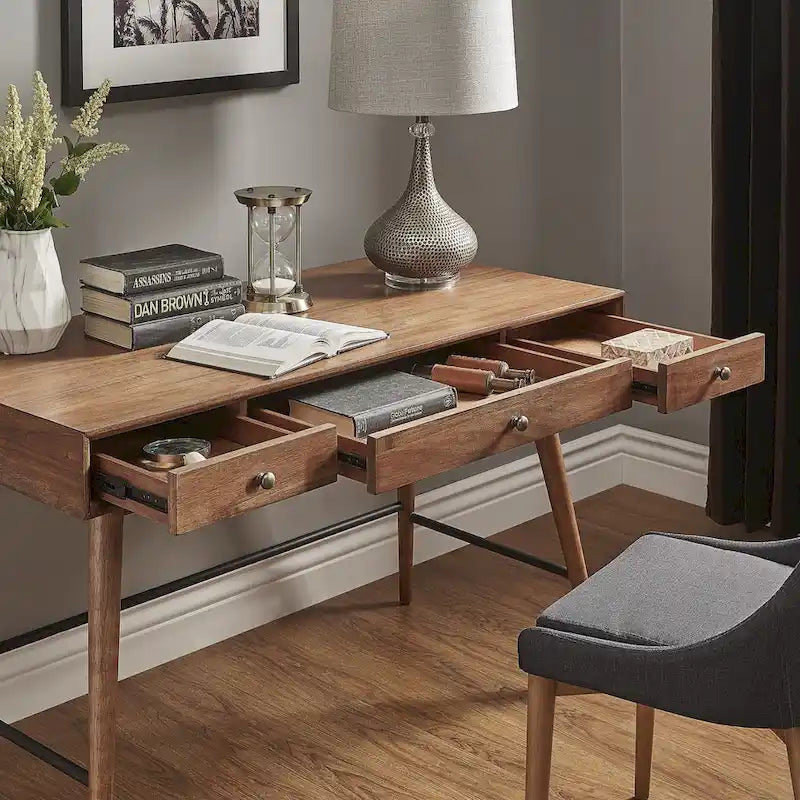 Bureau d’écriture en bois Aksel à 3 tiroirs, par iNSPIRE Q Modern