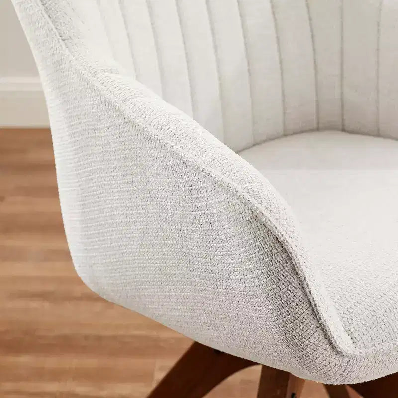 Art Leon comfortabele draaibare fauteuil van stof met poten van massief eikenhout