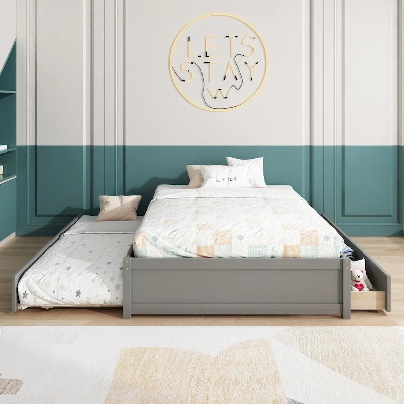 Tweepersoonsbed met onderschuifbed voor een eenpersoonsmatras en twee lades