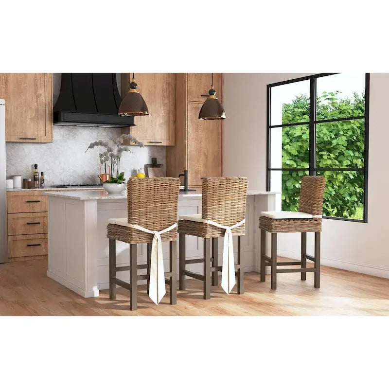 Rattan-Hocker mit Kissen in Grau-Waschoptik von East at Main