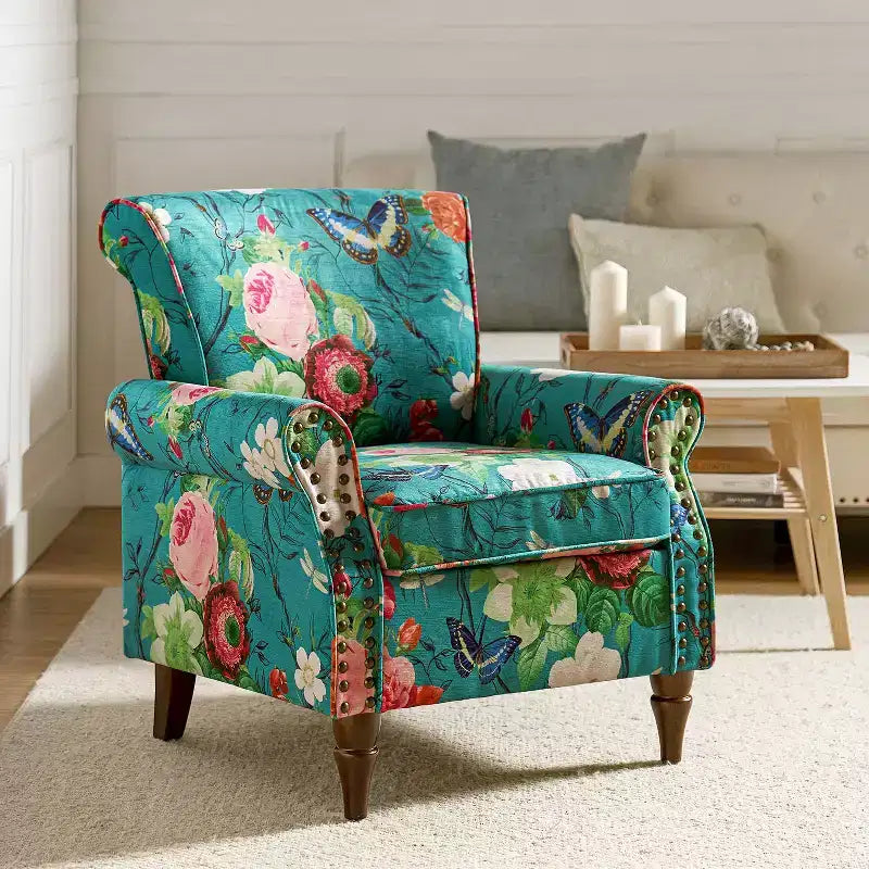 Araceli traditionele houten fauteuil met bloemenstof, hoge rugleuning met vleugels en siernagels| ART OF LIVING DESIGNS