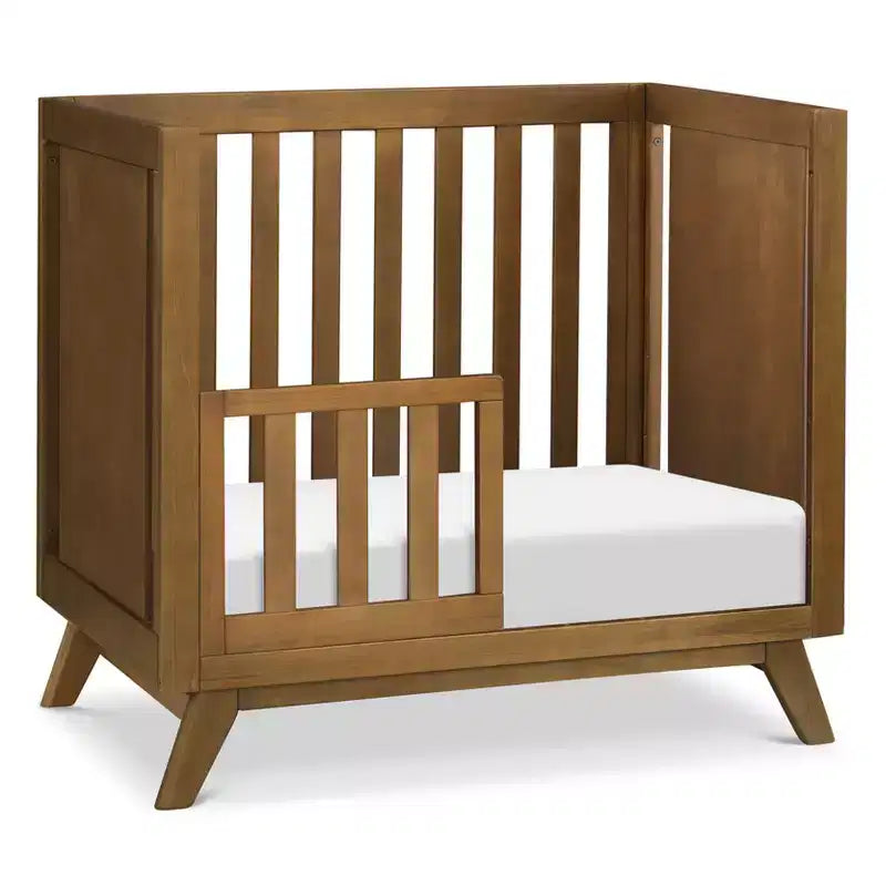 daVinci Otto 3-in-1 umbaubares Mini-Kinderbett mit 4 Matratzen