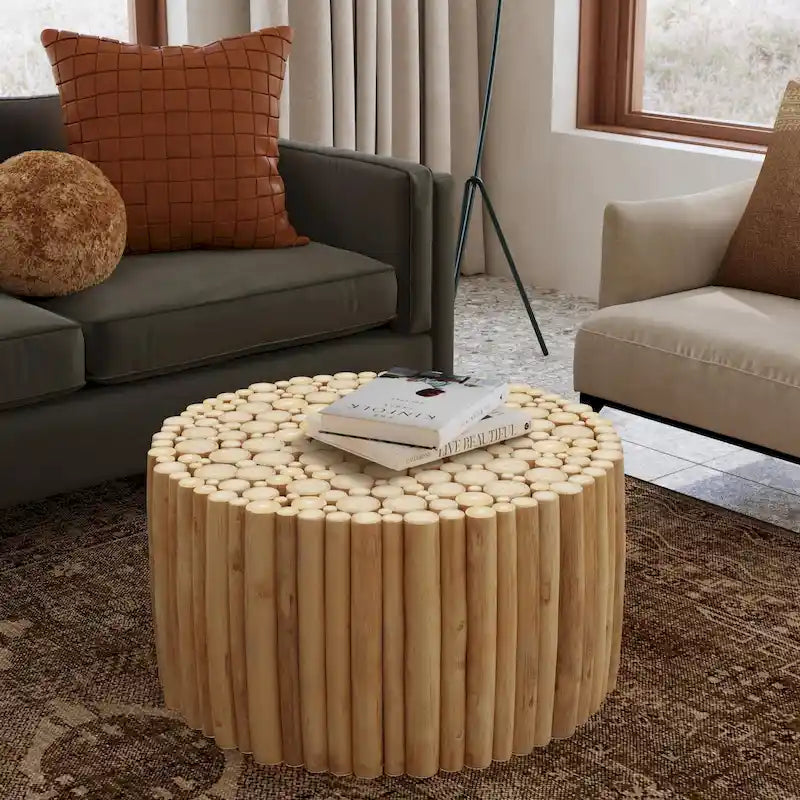 Runder Couchtisch aus massivem Teakholz in Naturbraun mit Astbündel-Design von East at Main
