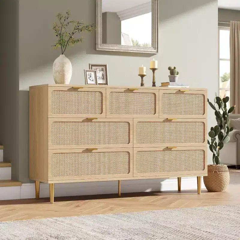 Rattan-Kommoden mit 7 Schubladen fürs Schlafzimmer, hohe Kommode mit tiefen Schubladen, große Schubladenkommode für den Kleiderschrank mit breiter Ablagefläche, Holzkommode fürs Wohnzimmer