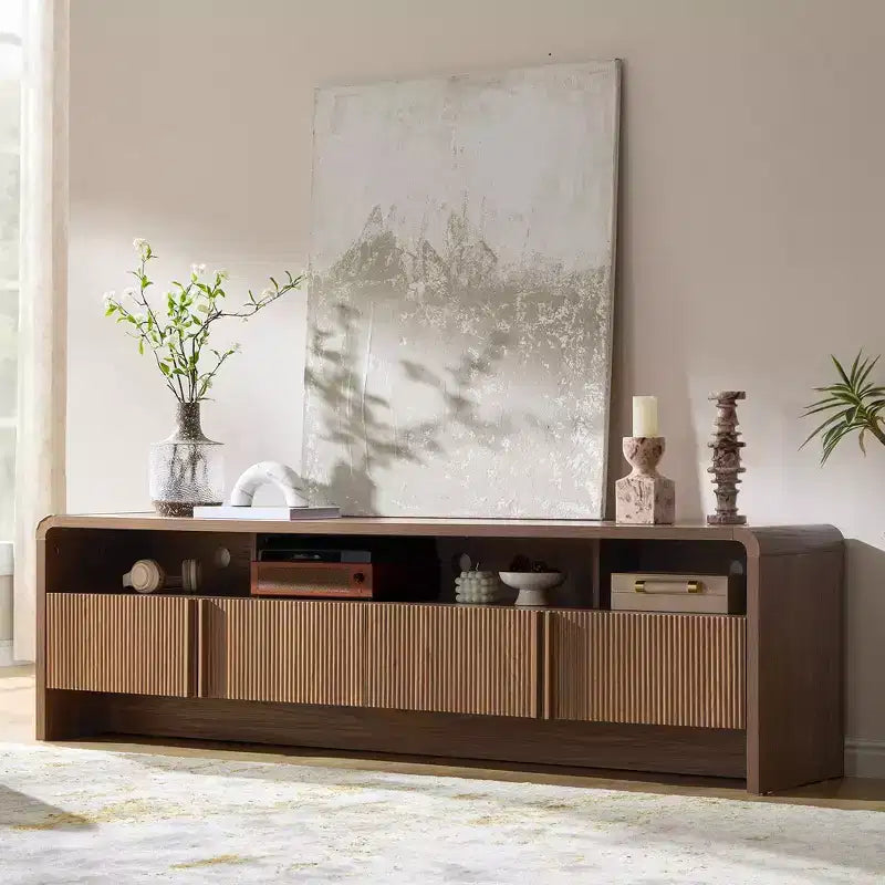 AMERLIFE Mobile TV moderno da 70 con design scanalato e armadietti contenitori, per televisori fino a 80, mobile in legno per soggiorno