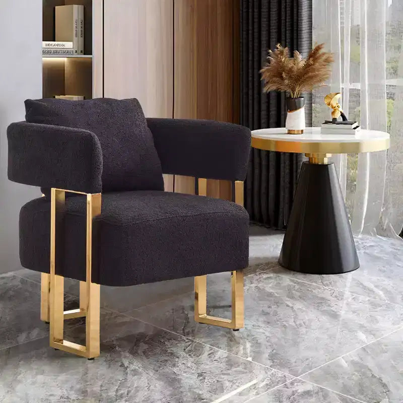 Set van 2 moderne gestoffeerde fauteuils met gouden metalen poten voor woonkamer, slaapkamer of kantoor