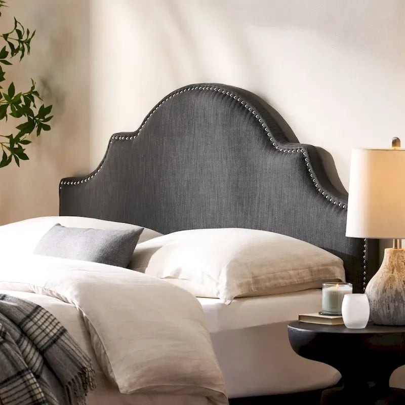 Testiera imbottita regolabile per letto matrimoniale/queen size, con borchie