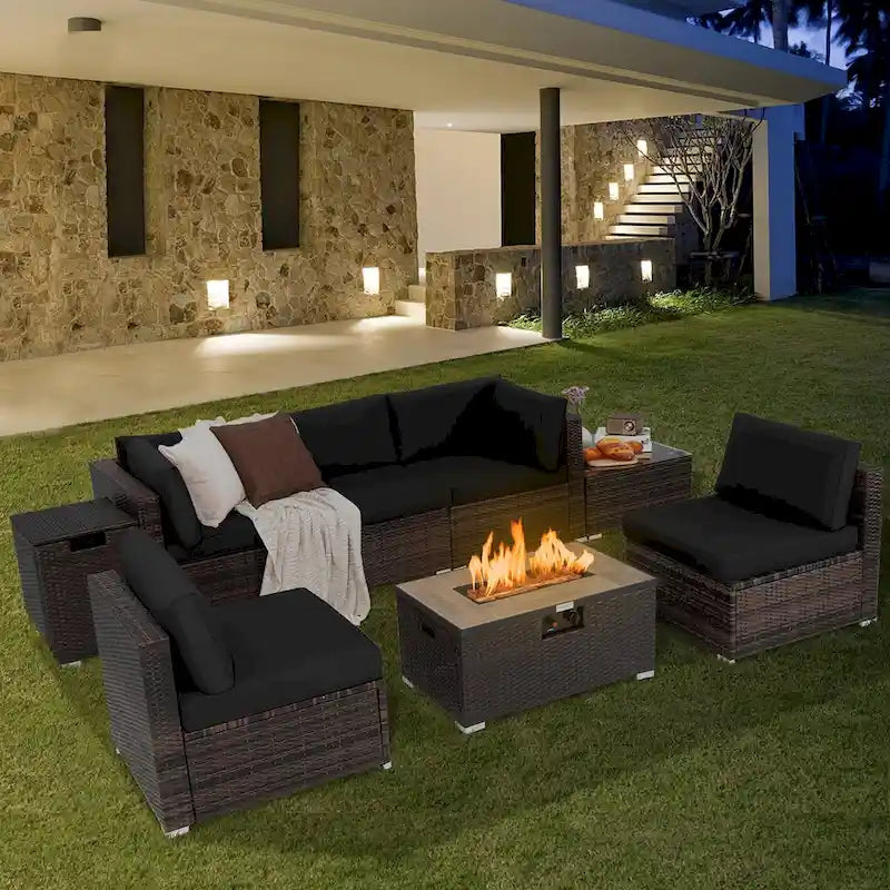 8-teiliges Gartenmöbel-Set aus Rattan mit Feuertisch, Tankhalter, Abdeckung und Terrassenmöbeln