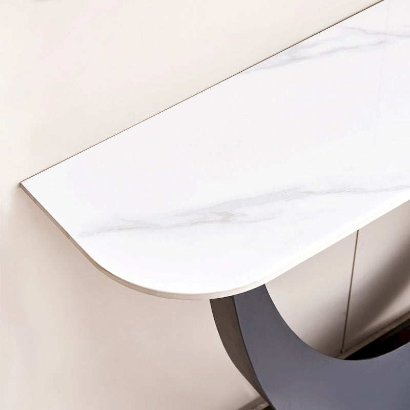 Moderner Konsolentisch, elegantes Design, Metallgestell mit verstellbaren Fußgleitern für den Eingangsbereich