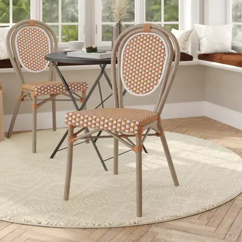 Flash Furniture Lourdes Bistro-Stapelstuhl im Thonet-Stil für den gewerblichen Innen- und Außenbereich, PE-Rattan und Aluminiumgestell