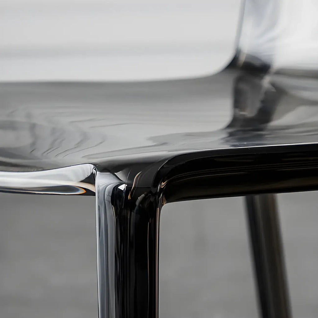 Bernsteinfarbener Acryl-Esszimmerstuhl ohne Armlehnen mit niedriger Rückenlehne