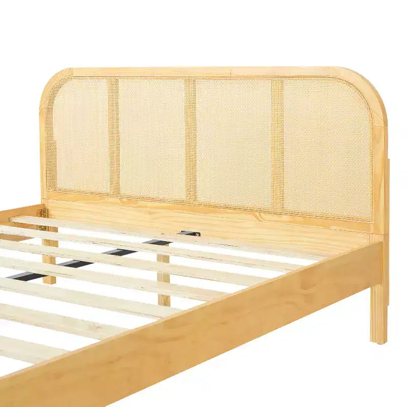 Christopher Knight Home Callahan modern bedframe in bohostijl met lattenbodem en hoofdbord van rotan