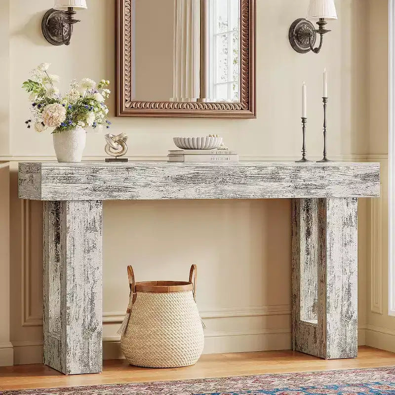 Landelijke consoletafel van 63, rechthoekige houten accenttafel in verweerd wit voor entree, hal en woonkamer.