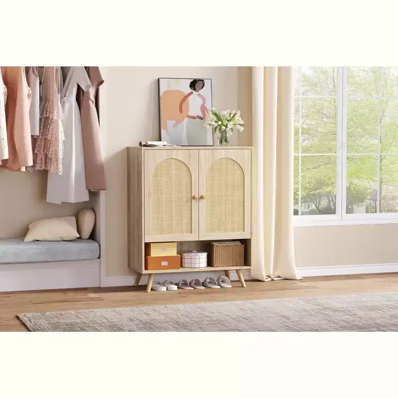 Schoenenrek, houten schoenenkast met 4 niveaus, verstelbare planken en rotan deuren, smal eiken rek voor hal en woonkamer