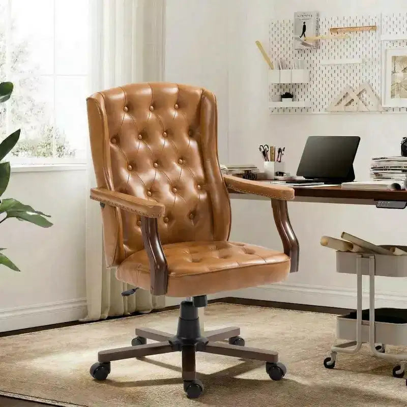 Sedia da ufficio direzionale con design a schienale alto e funzione girevole per l'ufficio domestico