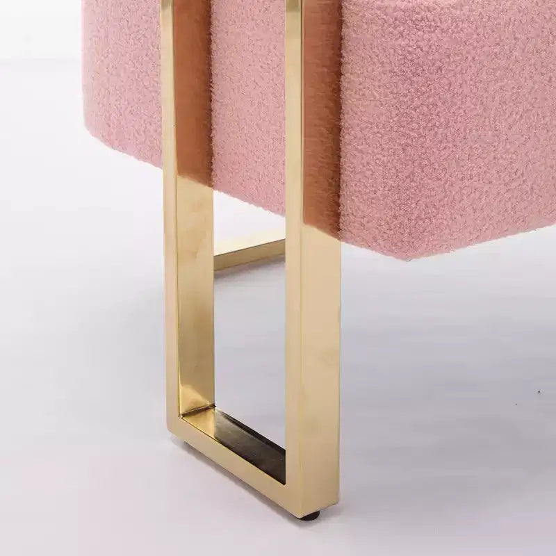 Set van 2 moderne gestoffeerde fauteuils met gouden metalen poten voor woonkamer, slaapkamer of kantoor