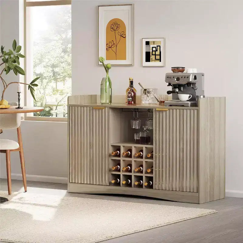 Moderne Weinbar-Kommode, 47, mit 9 Glashaltern, 12 Weinregalen, geriffeltem Design und 2 Türen, Sideboard mit Stauraum für Ess- und Wohnzimmer
