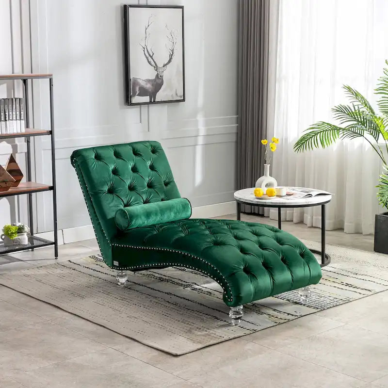 Gepolsterte Samt-Chaiselongue mit Knopfheftung, Liegefunktion, Kissen und Acrylfüßen