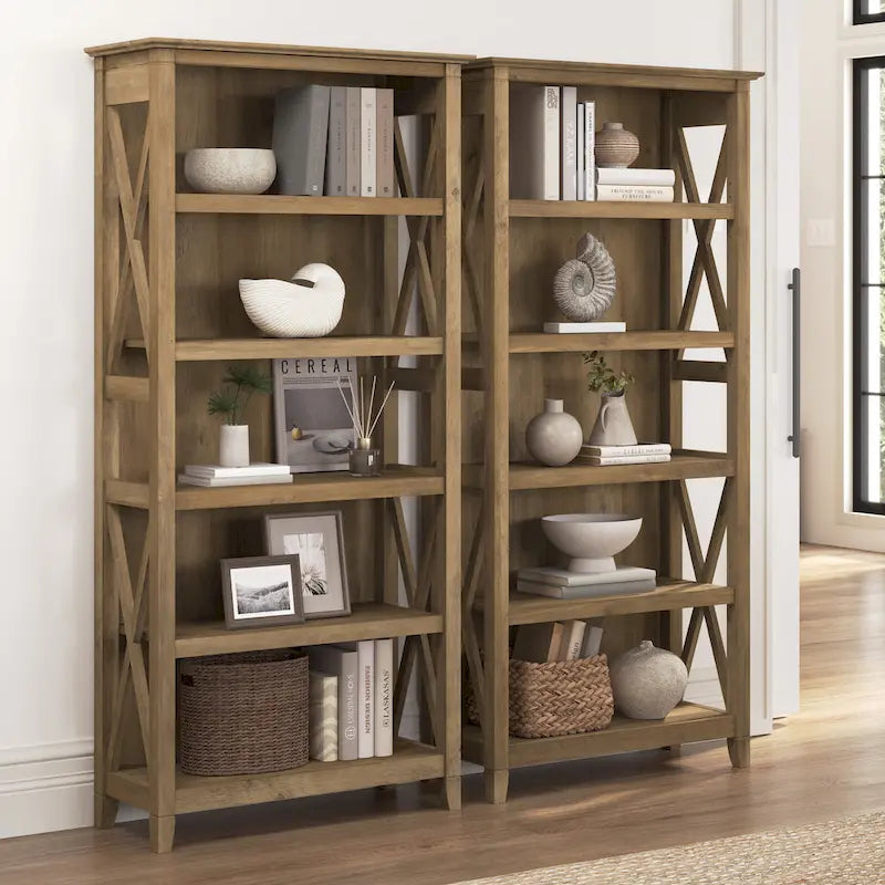 Boekenkast met 5 planken uit de Key West-serie van Bush Furniture