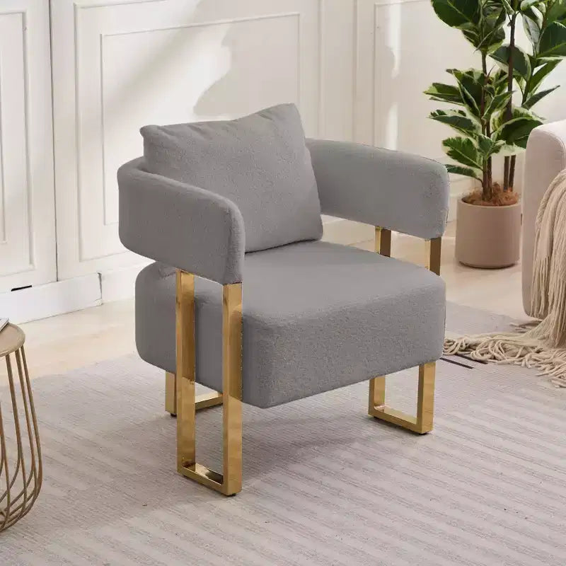 Set van 2 moderne gestoffeerde fauteuils met gouden metalen poten voor woonkamer, slaapkamer of kantoor