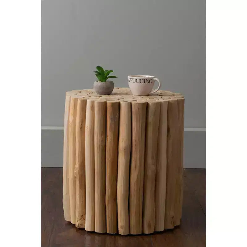Table d’appoint ronde Prelude East at Main, beige : en teck, sans assemblage, pour l’intérieur et l’extérieur