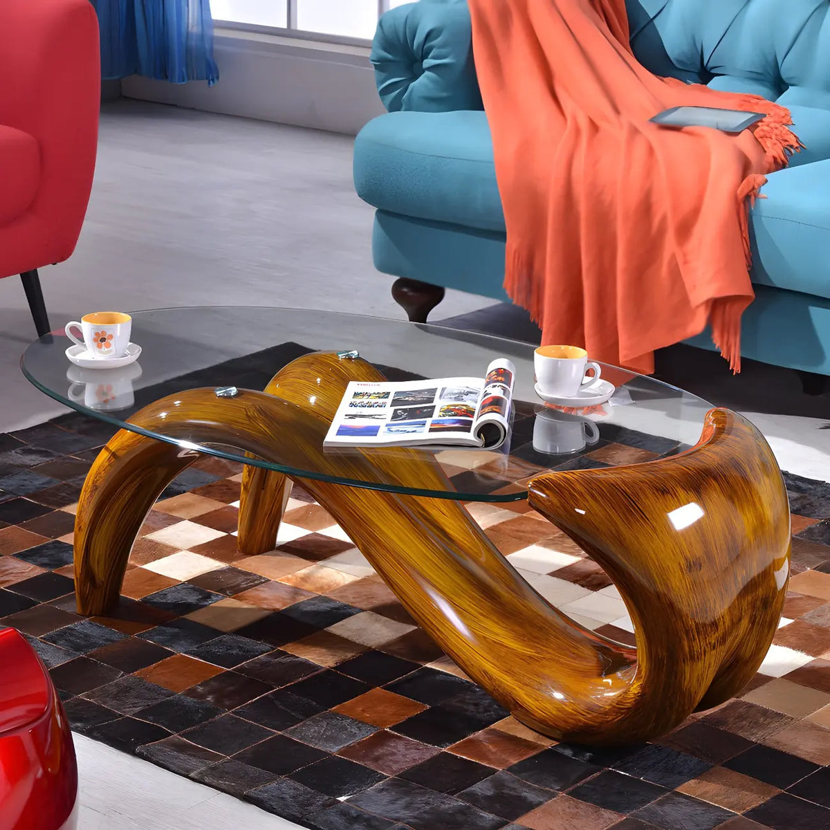 Moderner ovaler Couchtisch mit Glasplatte und Metallgestell im abstrakten Design