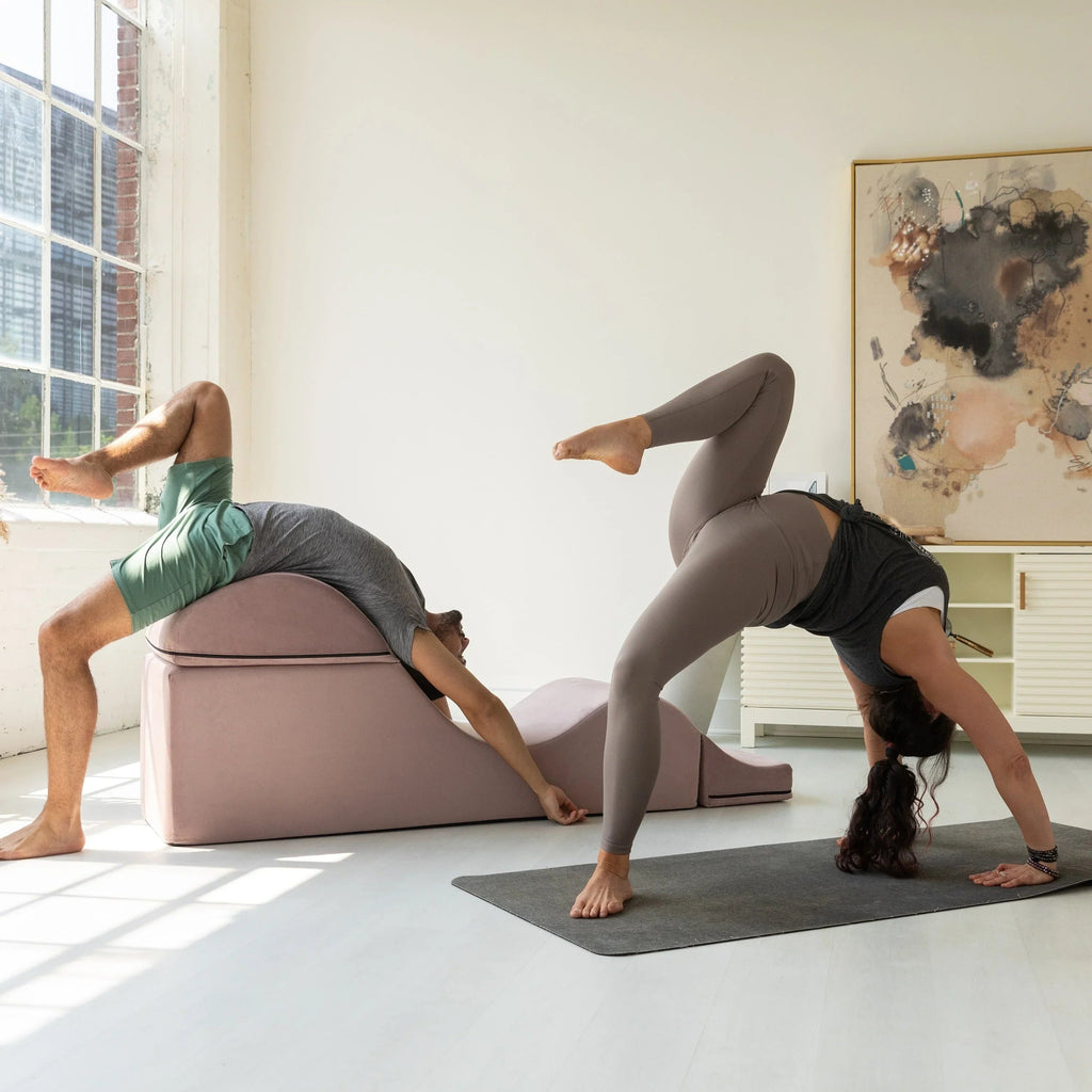 Méridienne convertible Avana Kami / yoga et massage - pouf 2-en-1 avec chaise longue de yoga pliable dissimulée, microvelours - N/A